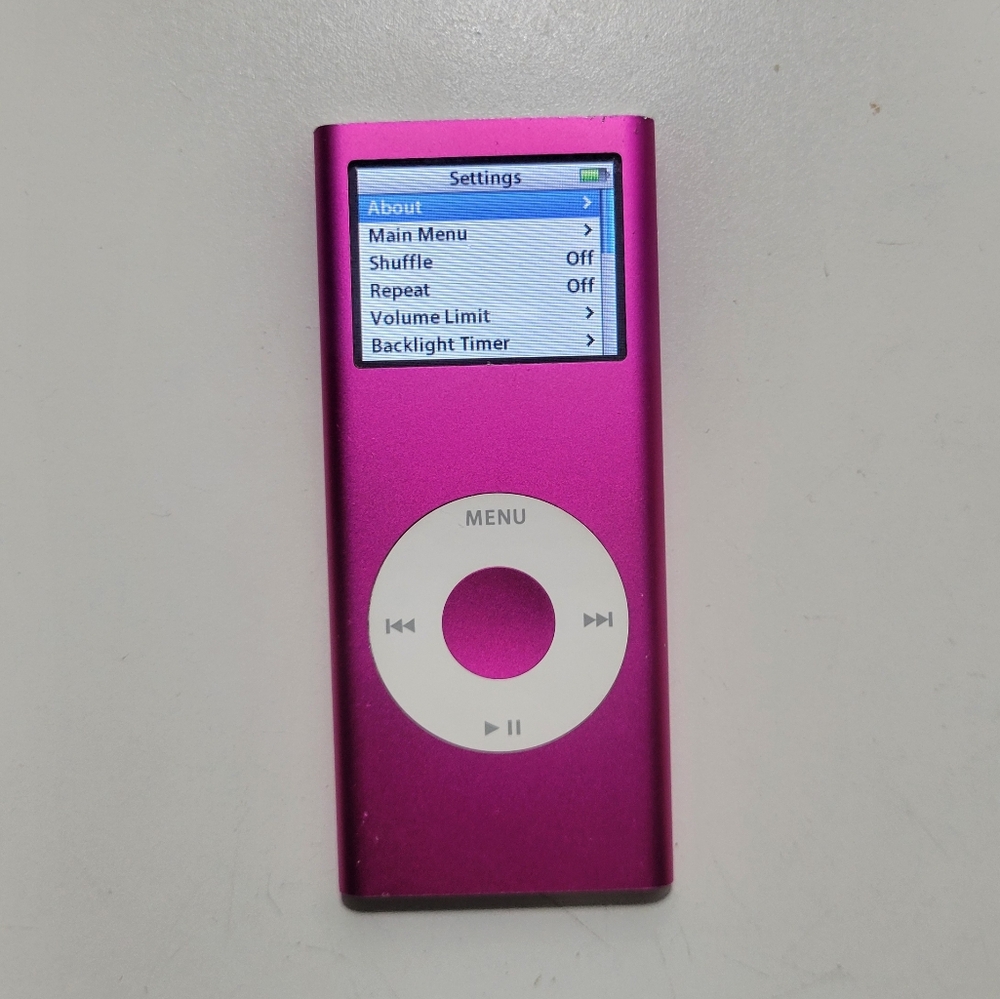 Apple iPod Nano 2nd Generation 4GB PINK Bundle Earbuds & Cable Mint Valentines!